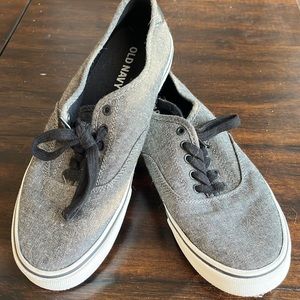 Old Navy Lace-Up Sneaker, Men’s Size US8